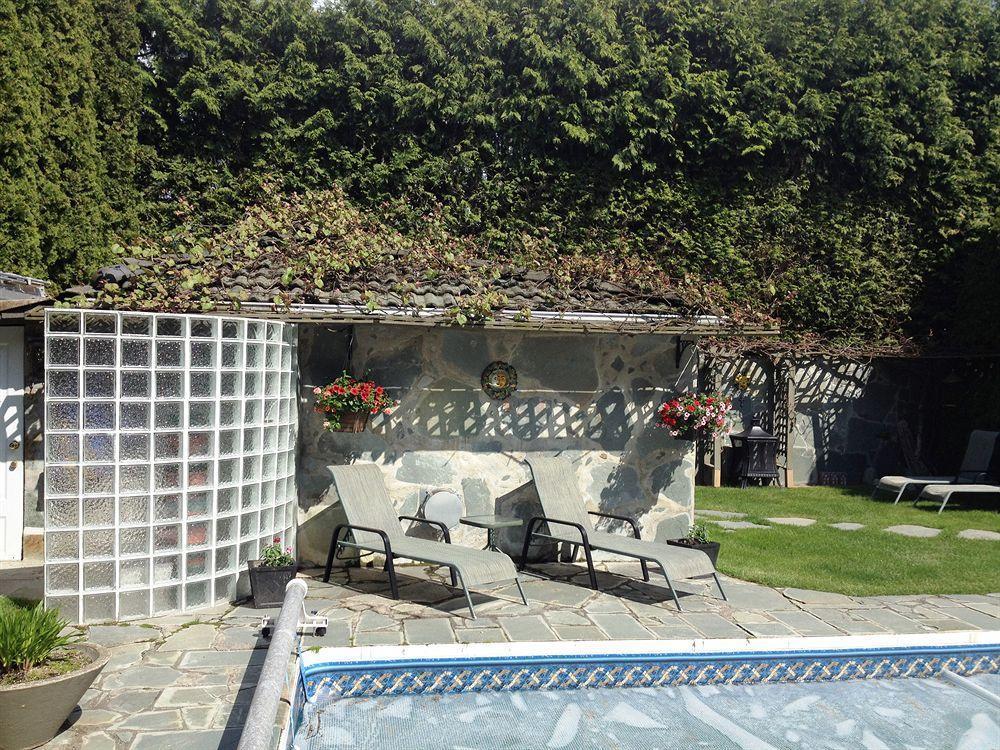 The Stone Hedge Bed And Breakfast Richmond Ngoại thất bức ảnh