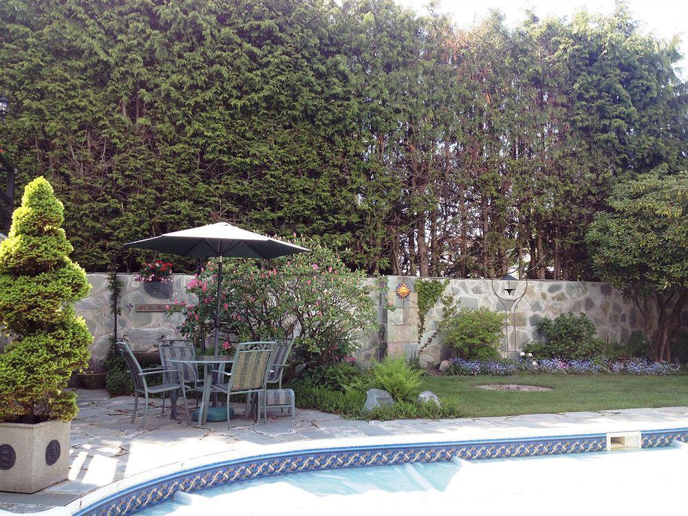 The Stone Hedge Bed And Breakfast Richmond Ngoại thất bức ảnh