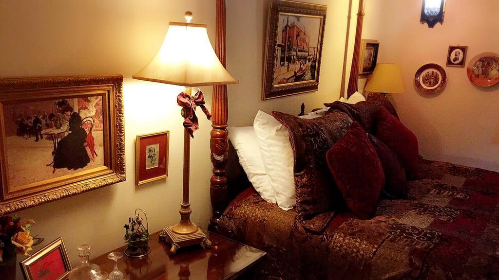The Stone Hedge Bed And Breakfast Richmond Phòng bức ảnh